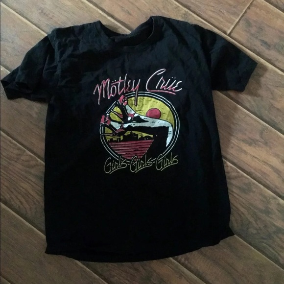 Motley Crew Graphic Tee. #3 - Picture 1 of 5